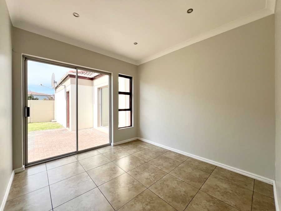 4 Bedroom Property for Sale in Parklands Western Cape